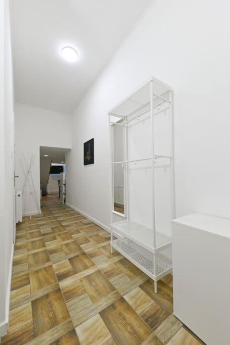2 Bedroom Flat In Damjanich Str., Hirsch Budapest Eksteriør billede